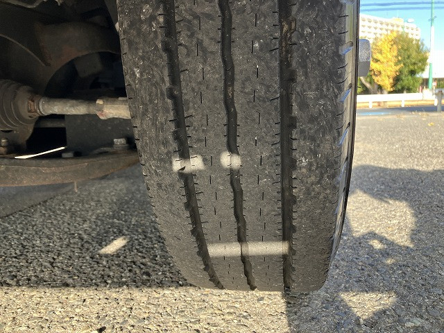 いすゞ エルフ 小型 平ボディ 2RG-NJR88A(97684) 24枚目