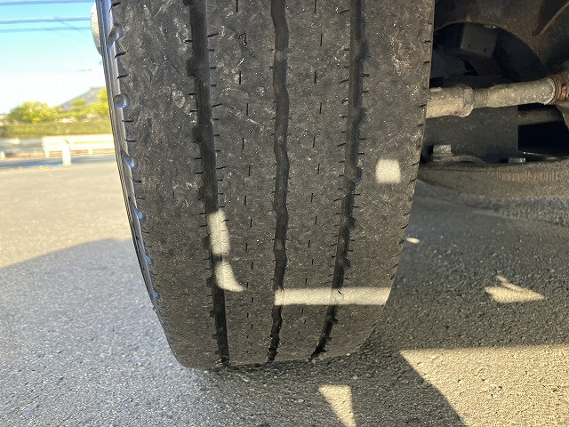 いすゞ エルフ 小型 平ボディ 2RG-NJR88A(97684) 26枚目