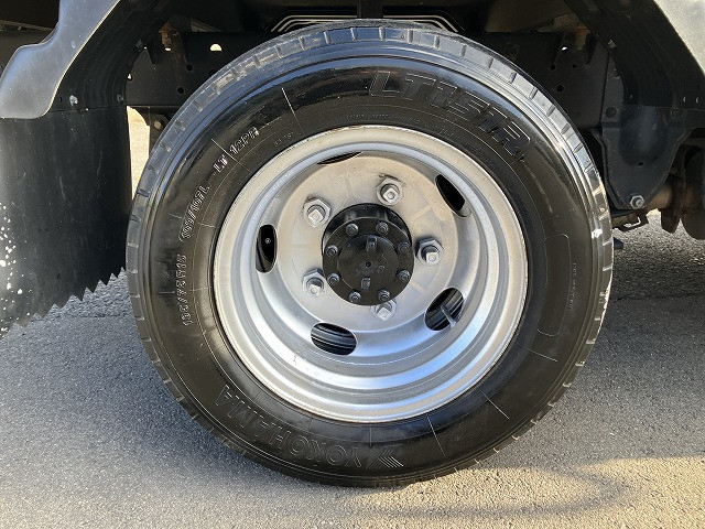 いすゞ エルフ 小型 平ボディ 2RG-NJR88A(97684) 27枚目