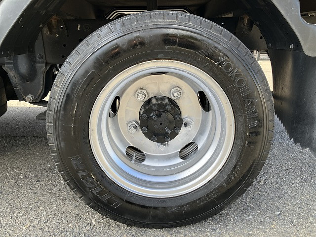 いすゞ エルフ 小型 平ボディ 2RG-NJR88A(97684) 29枚目