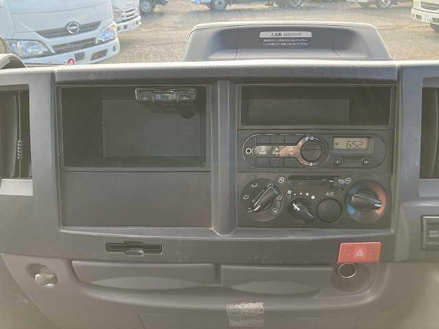 いすゞ エルフ 小型 平ボディ 2RG-NJR88A(97684) 39枚目