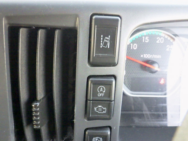 いすゞ フォワード 中型 ウィング 2RG-FRR90T2(97686) 18枚目