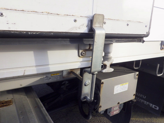 いすゞ フォワード 中型 ウィング 2RG-FRR90T2(97686) 33枚目