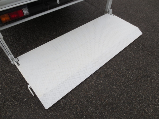 三菱ふそう キャンター 小型 平ボディ 2PG-FEB50(97692) 11枚目