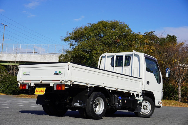 いすゞ エルフ 小型 平ボディ 2RG-NHR88A(97697) 2枚目