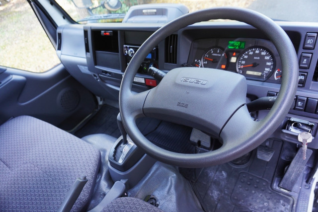 いすゞ エルフ 小型 平ボディ 2RG-NHR88A(97697) 3枚目