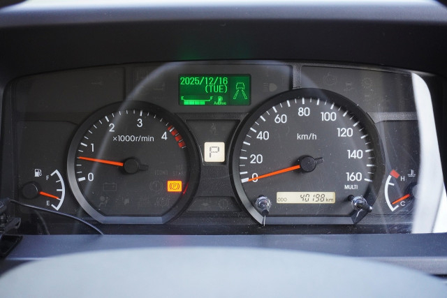 いすゞ エルフ 小型 平ボディ 2RG-NHR88A(97697) 4枚目