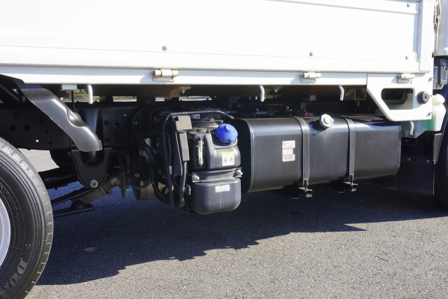 いすゞ エルフ 小型 平ボディ 2RG-NHR88A(97697) 28枚目