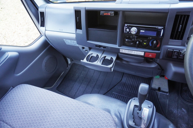 いすゞ エルフ 小型 平ボディ 2RG-NHR88A(97697) 40枚目