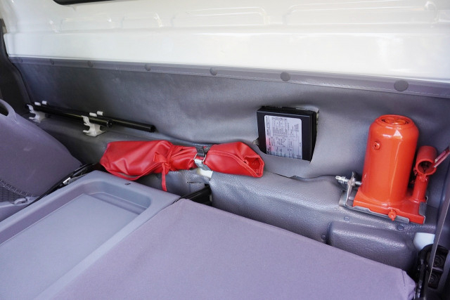 いすゞ エルフ 小型 平ボディ 2RG-NHR88A(97697) 48枚目