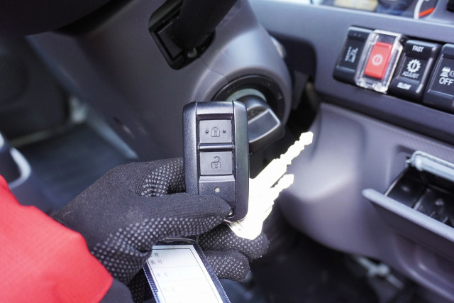 いすゞ エルフ 小型 平ボディ 2RG-NHR88A(97697) 49枚目