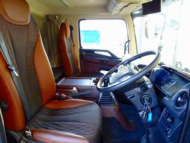 日野 レンジャー 増トン 平ボディ（クレーン付） 2KG-GD2ABA(97700) 6枚目