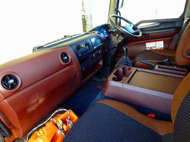 日野 レンジャー 増トン 平ボディ（クレーン付） 2KG-GD2ABA(97700) 7枚目