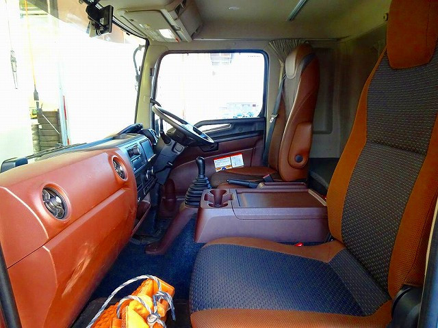 日野 レンジャー 増トン 平ボディ（クレーン付） 2KG-GD2ABA(97700) 8枚目