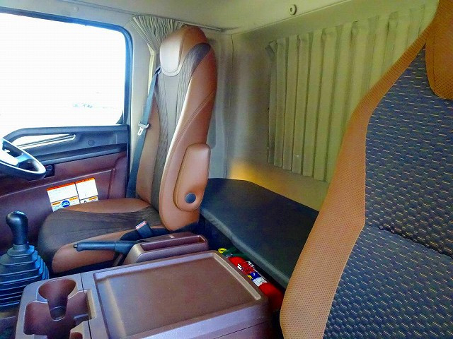 日野 レンジャー 増トン 平ボディ（クレーン付） 2KG-GD2ABA(97700) 9枚目