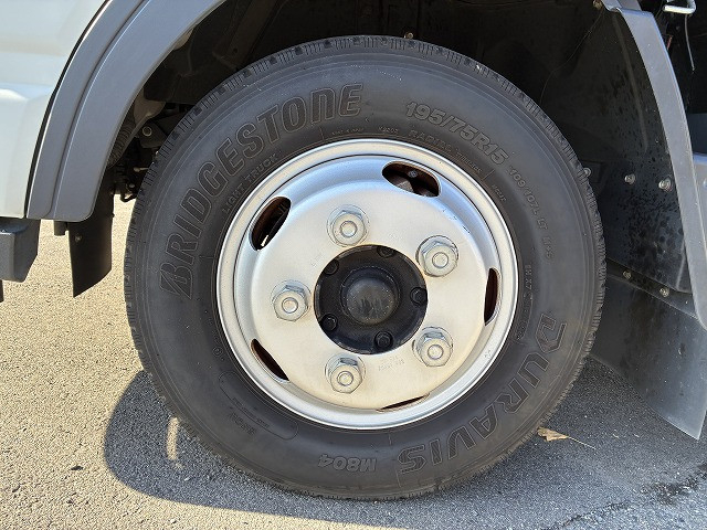 三菱ふそう キャンター 小型 平ボディ 2RG-FBA20(97699) 23枚目