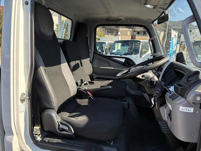三菱ふそう キャンター 小型 平ボディ 2RG-FBA20(97699) 30枚目