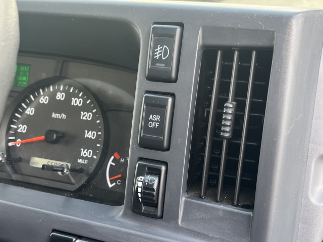 いすゞ エルフ 小型 Wキャブ 2RG-NJR88A(97702) 25枚目