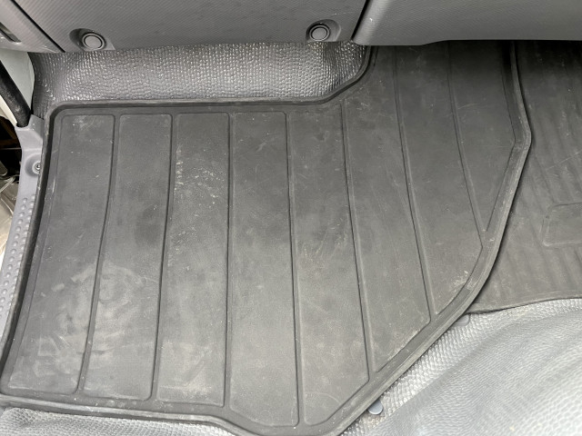 いすゞ エルフ 小型 Wキャブ 2RG-NJR88A(97702) 29枚目