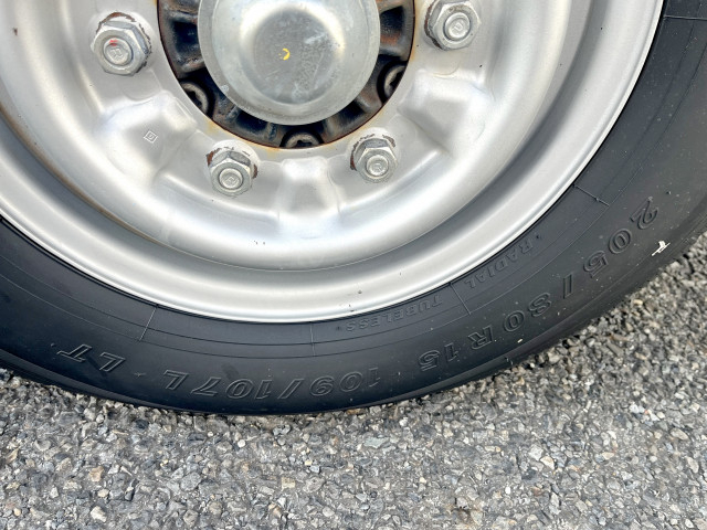 いすゞ エルフ 小型 Wキャブ 2RG-NJR88A(97702) 44枚目