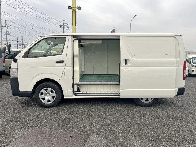 トヨタ ハイエース 小型 冷蔵冷凍バン CBF-TRH200V(97705) 4枚目
