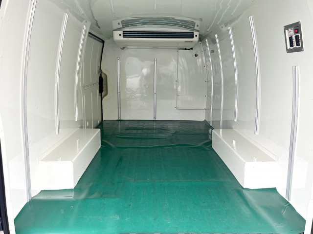 トヨタ ハイエース 小型 冷蔵冷凍バン CBF-TRH200V(97705) 8枚目