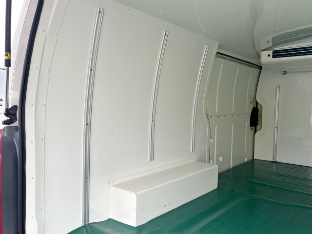 トヨタ ハイエース 小型 冷蔵冷凍バン CBF-TRH200V(97705) 12枚目