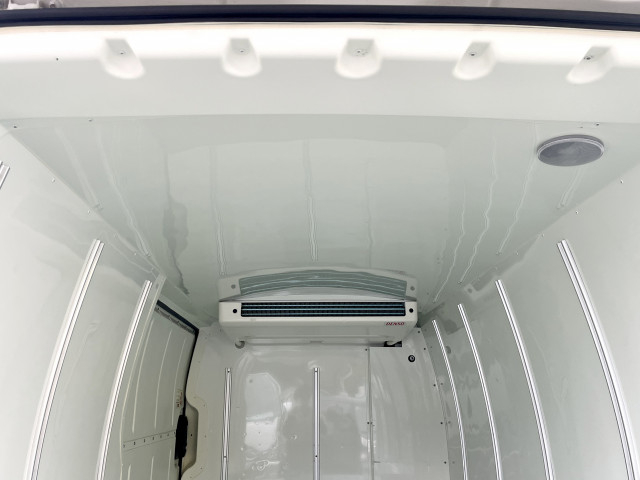 トヨタ ハイエース 小型 冷蔵冷凍バン CBF-TRH200V(97705) 15枚目