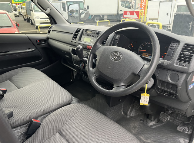 トヨタ ハイエース 小型 冷蔵冷凍バン CBF-TRH200V(97705) 18枚目