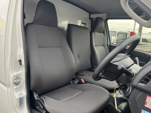 トヨタ ハイエース 小型 冷蔵冷凍バン CBF-TRH200V(97705) 19枚目