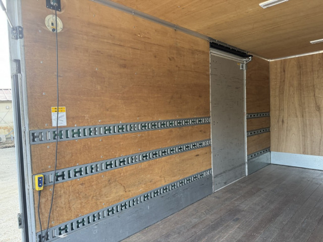 三菱ふそう キャンター 小型 バン 2PG-FEB50(97710) 13枚目