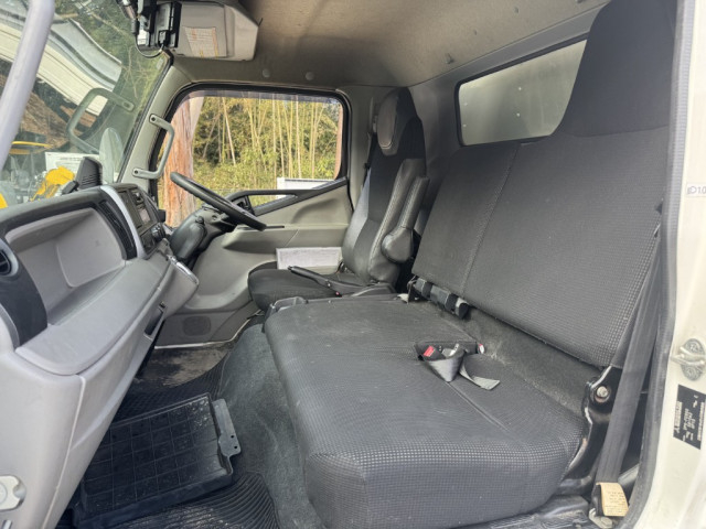 三菱ふそう キャンター 小型 バン 2PG-FEB50(97710) 31枚目