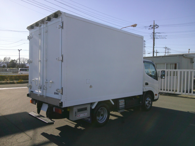 日野 デュトロ 小型 冷蔵冷凍バン 2RG-XZC605(97717) 5枚目