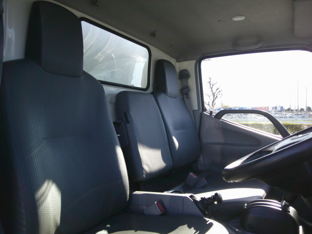 日野 デュトロ 小型 冷蔵冷凍バン 2RG-XZC605(97717) 25枚目