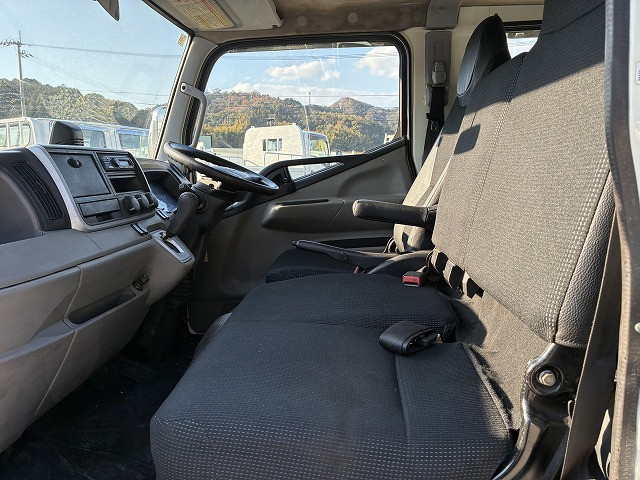 三菱ふそう キャンター 小型 Wキャブ 2RG-FBA20(97719) 24枚目