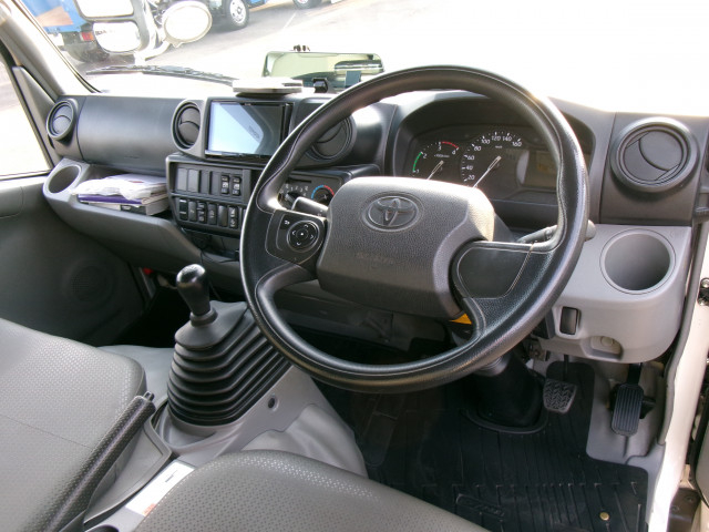 トヨタ ダイナ 小型 Wキャブ 2RG-XZU605(97724) 9枚目