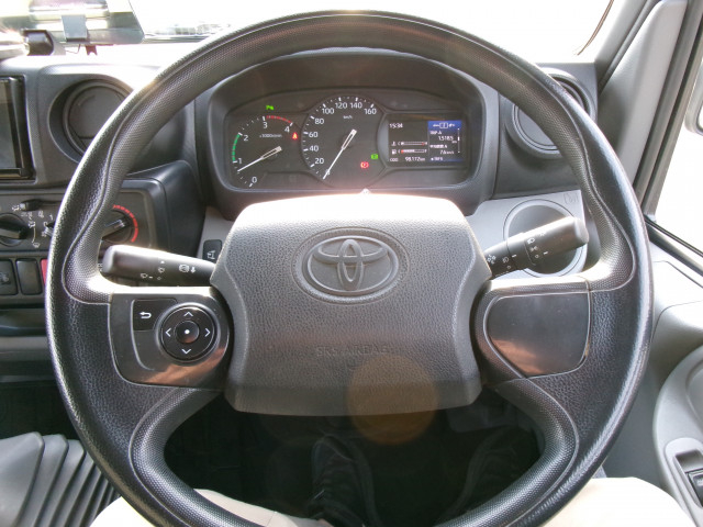 トヨタ ダイナ 小型 Wキャブ 2RG-XZU605(97724) 11枚目