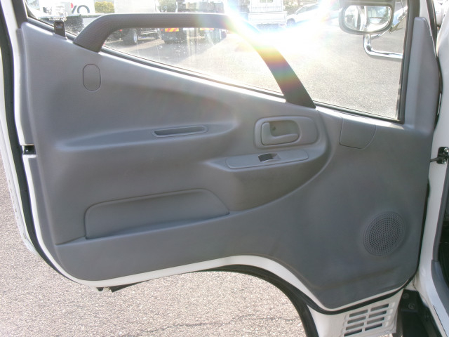 トヨタ ダイナ 小型 Wキャブ 2RG-XZU605(97724) 17枚目