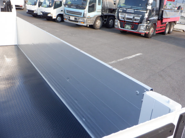 いすゞ エルフ 小型 平ボディ 2RG-NPR88YN(97726) 10枚目