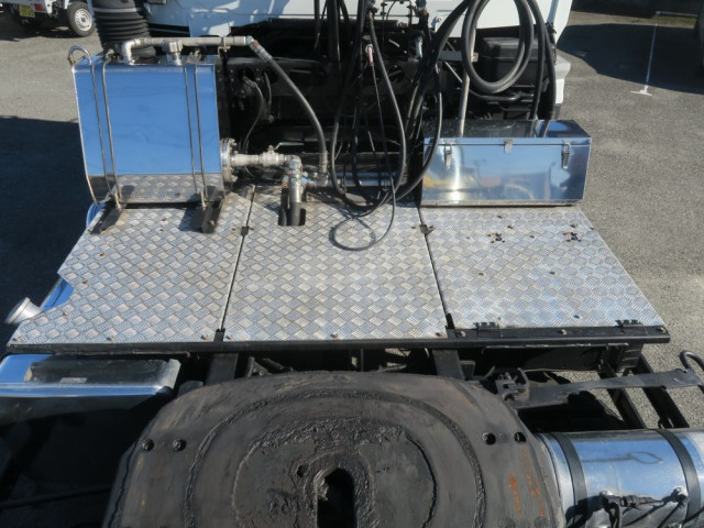 UDトラックス（日産） クオン 大型 トラクタ QPG-GK5XAD(97742) 5枚目