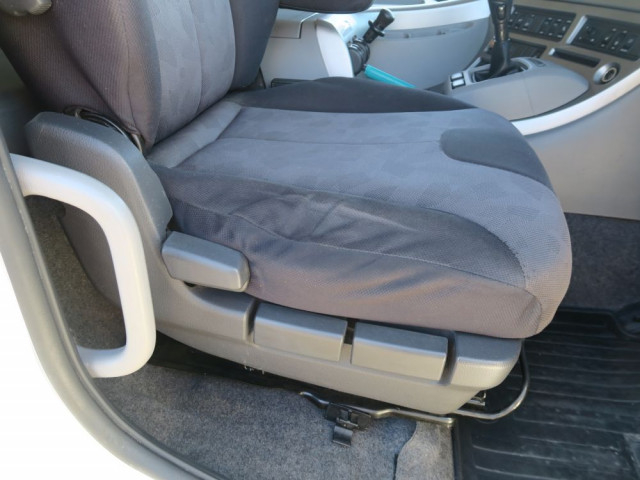 UDトラックス（日産） クオン 大型 トラクタ QPG-GK5XAD(97742) 13枚目