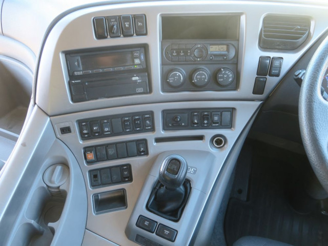 UDトラックス（日産） クオン 大型 トラクタ QPG-GK5XAD(97742) 17枚目