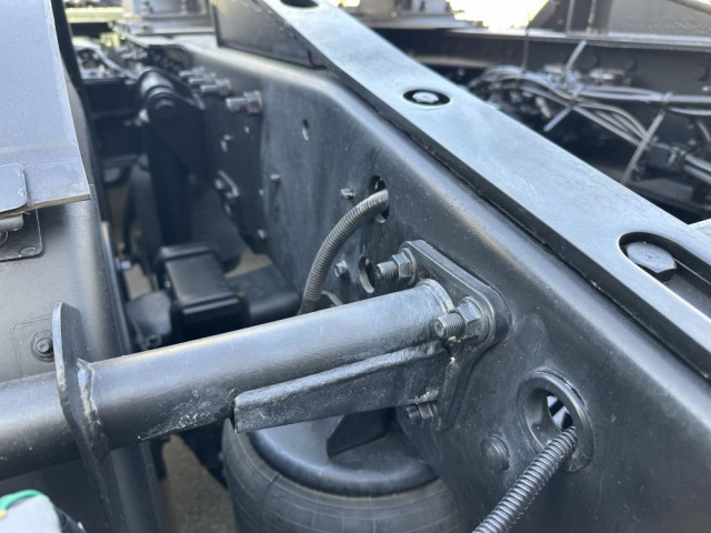 UDトラックス（日産） クオン 大型 トラクタ QPG-GK5XAD(97742) 34枚目