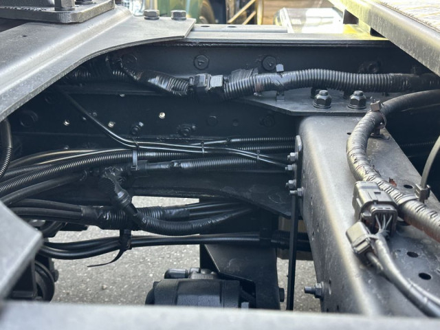 UDトラックス（日産） クオン 大型 トラクタ QPG-GK5XAD(97742) 36枚目