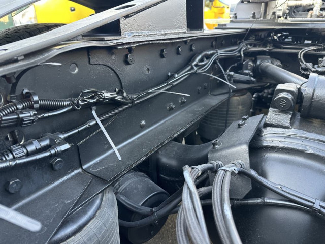 UDトラックス（日産） クオン 大型 トラクタ QPG-GK5XAD(97742) 38枚目