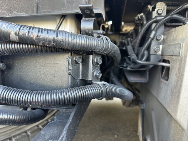 UDトラックス（日産） クオン 大型 トラクタ QPG-GK5XAD(97742) 41枚目