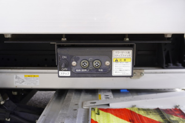 いすゞ エルフ 小型 バン 2RG-NPR88YN(110767) 29枚目