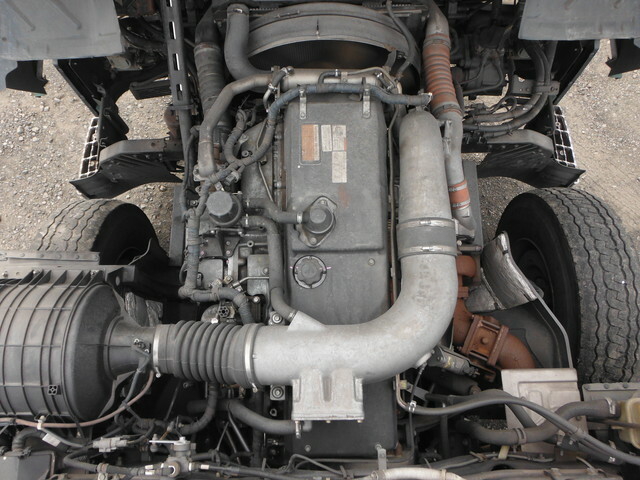 UDトラックス（日産） クオン 大型 トラクタ PKG-GK4XAD(7928) 8枚目