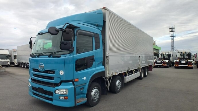 UDトラックス（日産） クオン 大型 ウィング QKG-CG5ZA(37354) 3枚目