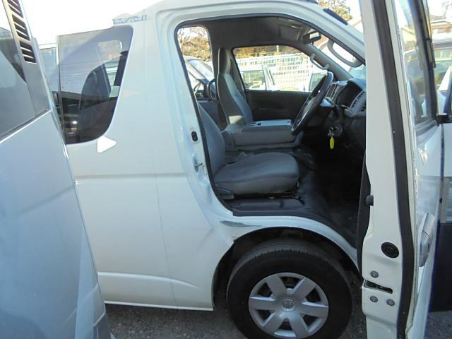 トヨタ ハイエース その他 Translation missing: ja.item.body_keijou_enum.body_keijou_one_box ADF-KDH223B(9757) 29枚目